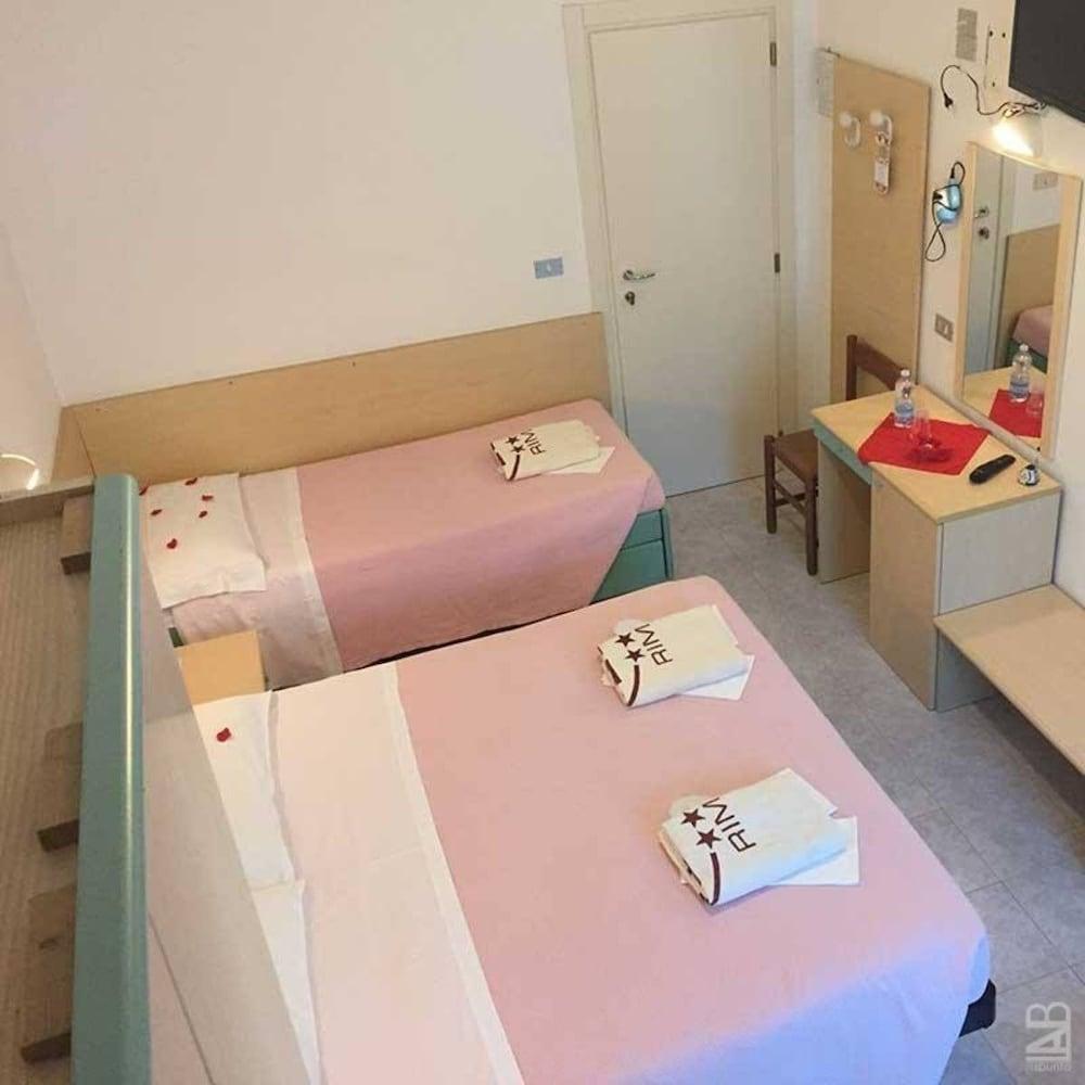 Hotel Peonia Rimini Extérieur photo