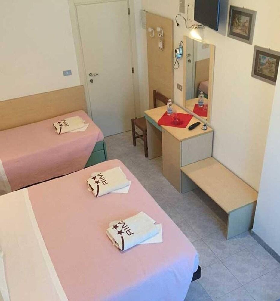 Hotel Peonia Rimini Extérieur photo
