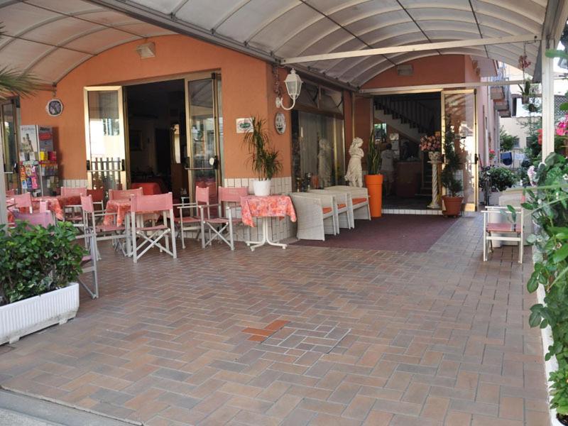 Hotel Peonia Rimini Extérieur photo