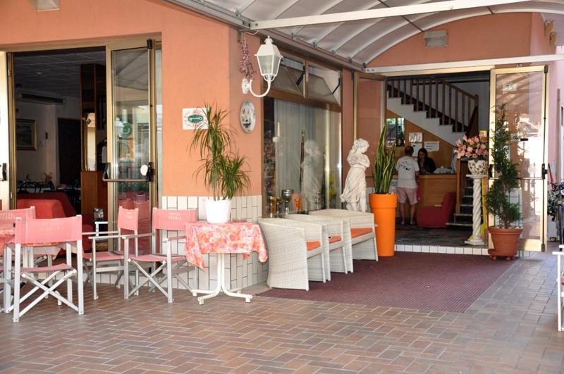 Hotel Peonia Rimini Extérieur photo